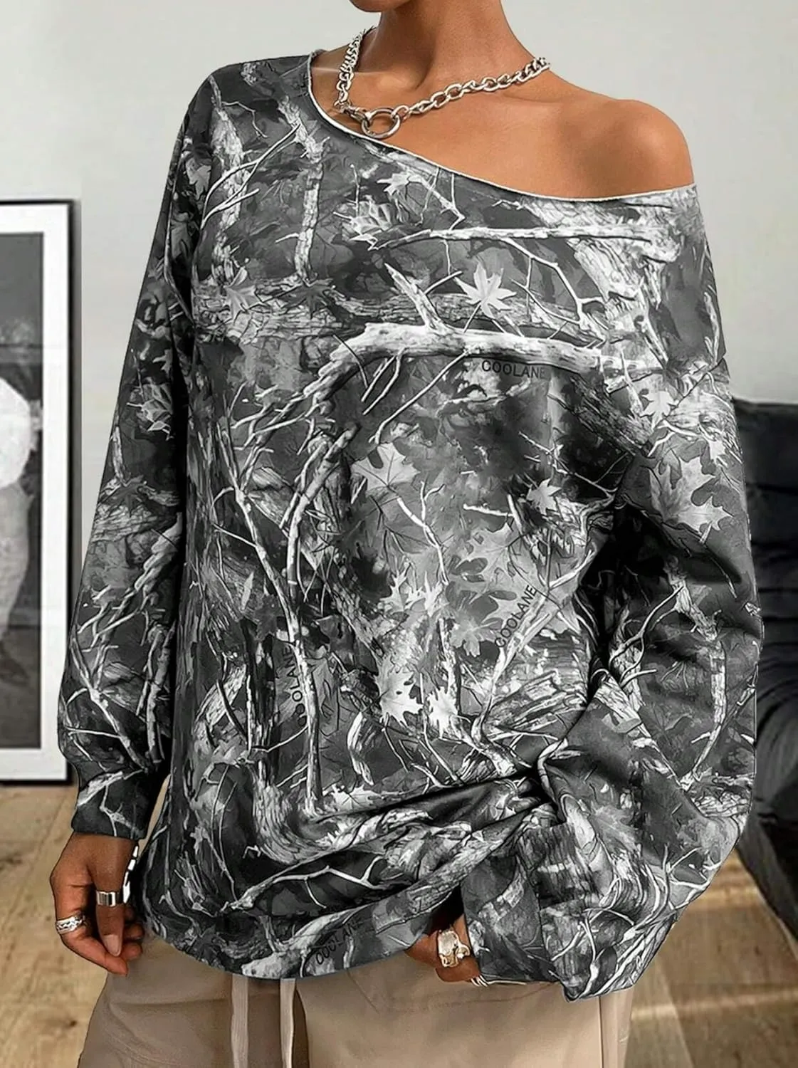 Women Off The Shoulder Camo Sweatshirt Oversized Maple Leaf Long Sleeve Pullover Hoodie Loose Trendy Y2K Fall Tops