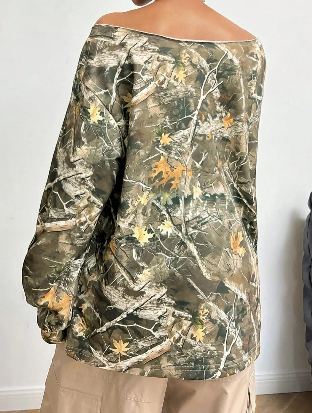 Women Off The Shoulder Camo Sweatshirt Oversized Maple Leaf Long Sleeve Pullover Hoodie Loose Trendy Y2K Fall Tops