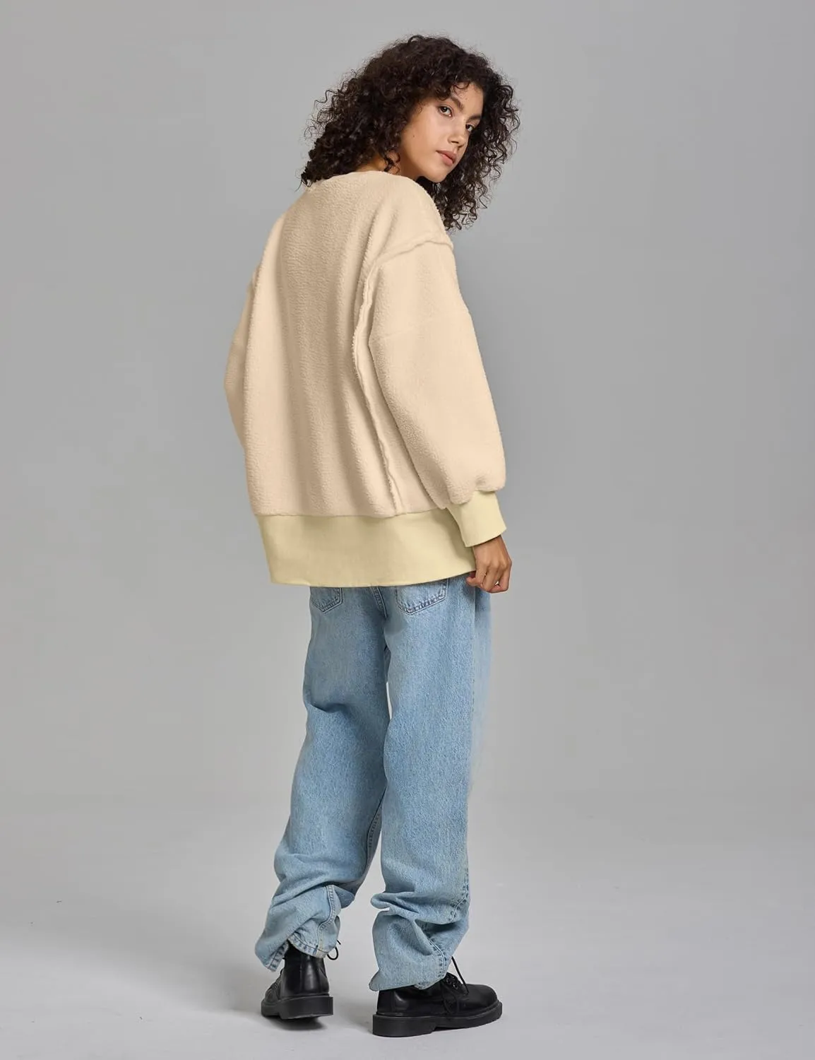 Womens Oversized Crewneck Fuzzy Fleece Sweatshirts Fall Winter Warm Trendy Patchwork Sherpa Pullover Top 2024